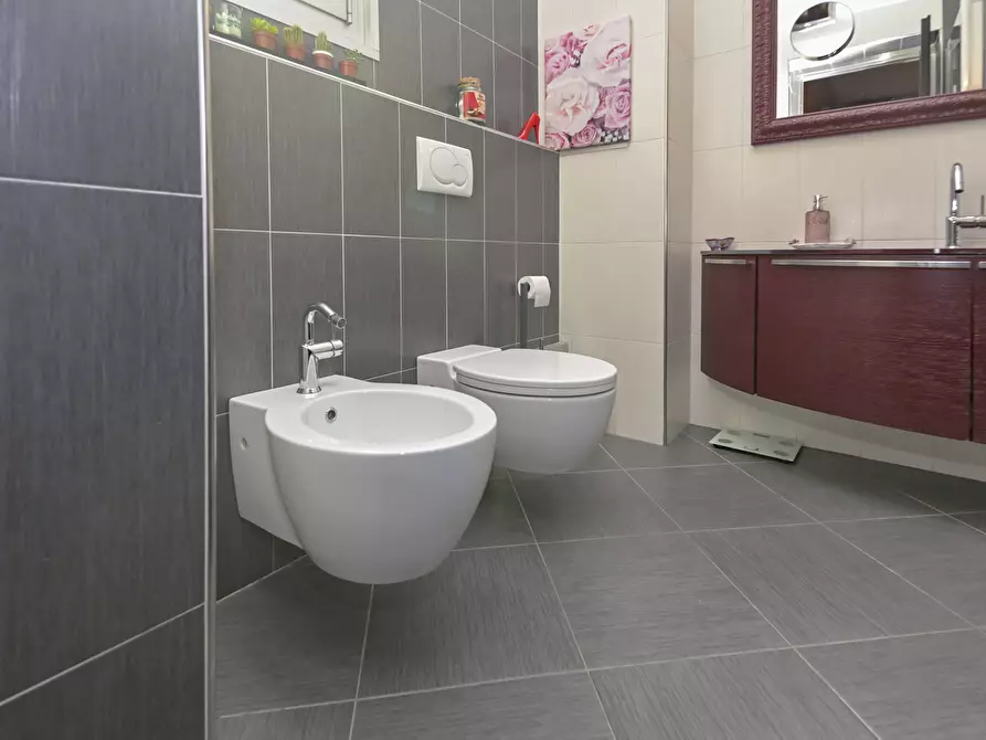 Immagine 38 di Trilocale in vendita  in Corso Monte Cucco 146 a Torino