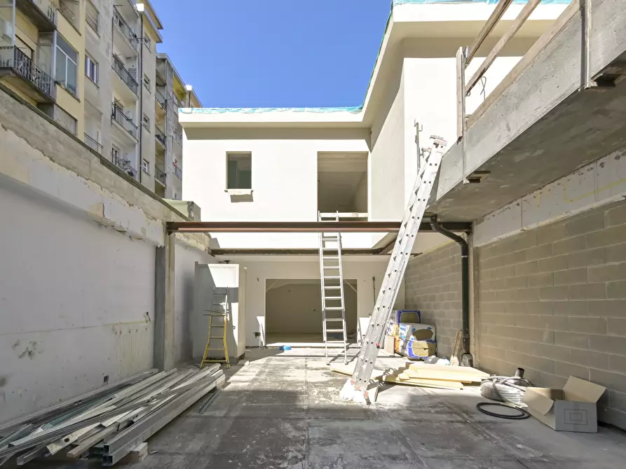 Immagine 19 di Loft/Open space in vendita  in Via Ugo Foscolo 6 a Torino