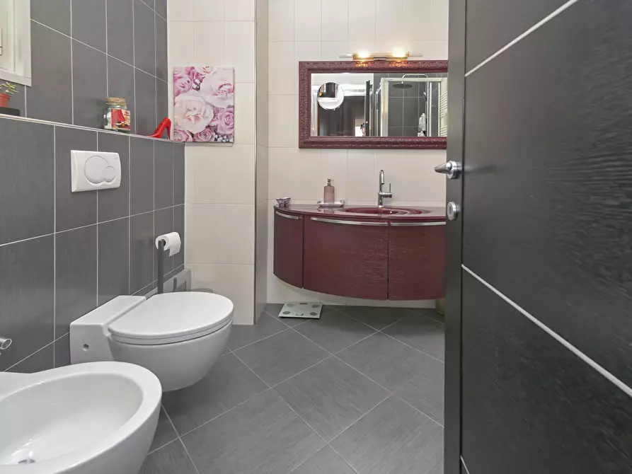 Immagine 37 di Trilocale in vendita  in Corso Monte Cucco 146 a Torino