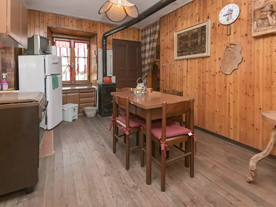 Immagine 44 di Pentalocale in vendita  in via torino 4 a Lemie