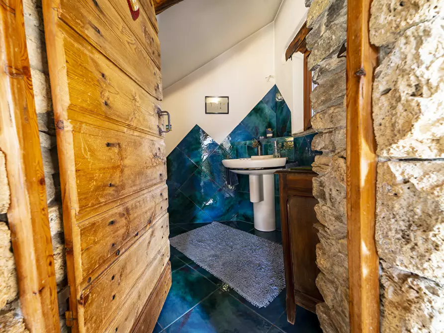 Immagine 25 di Baita in vendita  in Borgata Gleise 30 a Bardonecchia