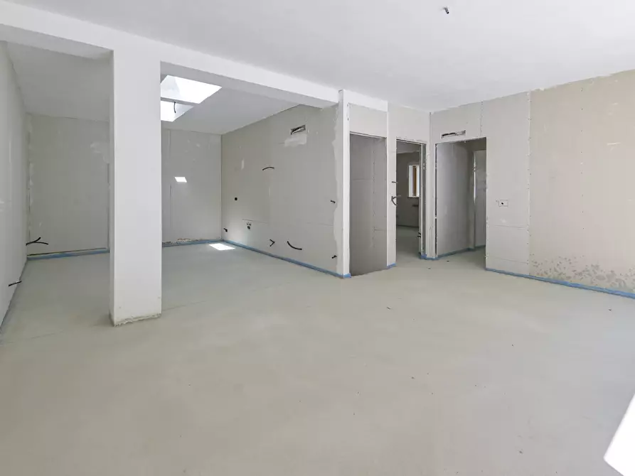 Immagine 9 di Loft/Open space in vendita  in Via Ugo Foscolo 6 a Torino