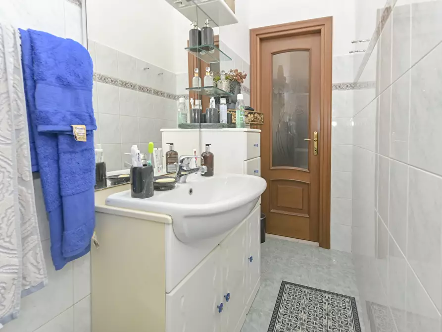 Immagine 31 di Bilocale in vendita  in Via Genola 17 a Torino