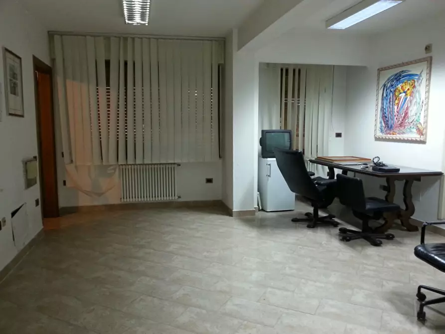 Immagine 9 di Ufficio in vendita  a Pisa