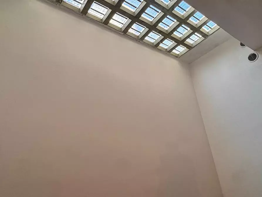 Immagine 8 di Locale commerciale in vendita  in via roma a Monopoli