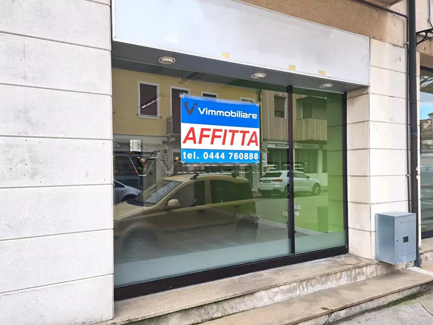 Immagine 3 di Locale commerciale in affitto  in Via Roma a Noventa Vicentina