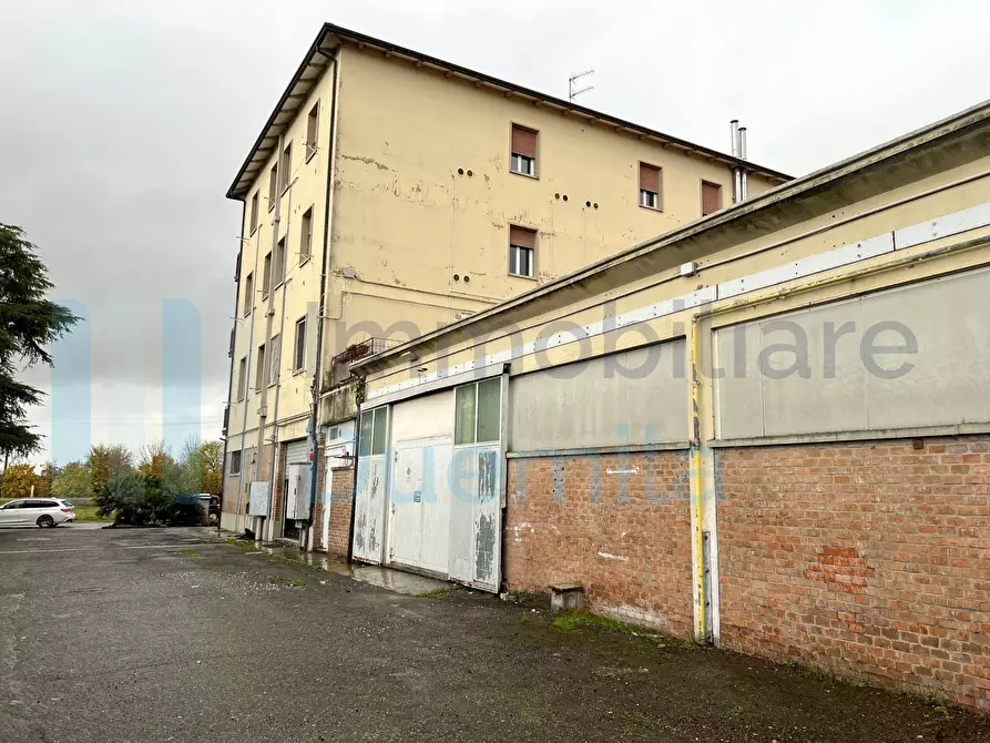 Immagine 6 di Locale commerciale in vendita  a Ozzano Dell'emilia