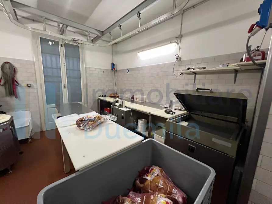 Immagine 56 di Attività artigianale in vendita  a Savignano Sul Panaro