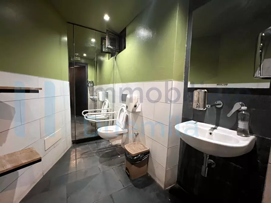 Immagine 28 di Bar / Ristorante in vendita  a Bologna