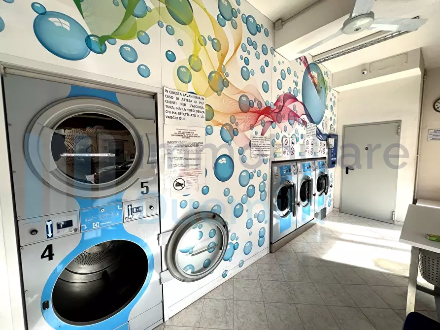 Immagine 2 di Attività artigianale in vendita  a Bologna