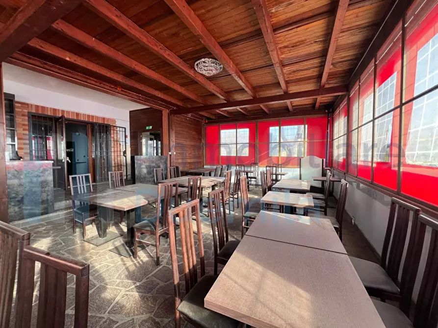 Immagine 47 di Locale commerciale in affitto  a Baricella