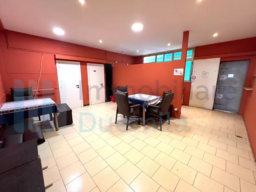 Immagine 7 di Locale commerciale in vendita  a Bologna