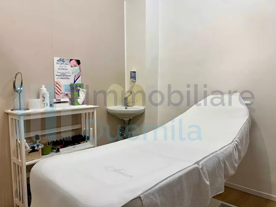 Immagine 7 di Attività artigianale in vendita  a Bologna