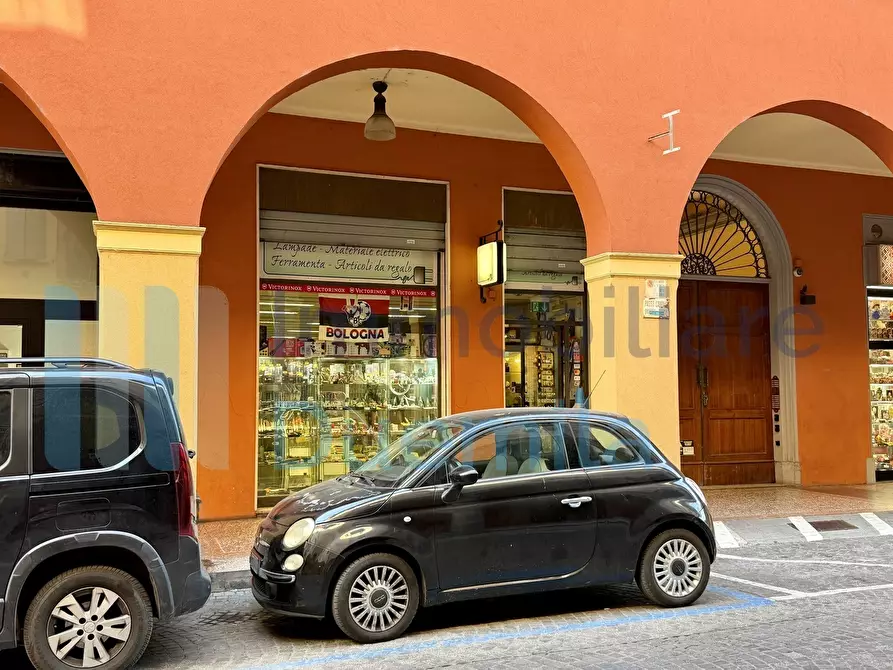 Immagine 24 di Attività commerciale in vendita  a Bologna