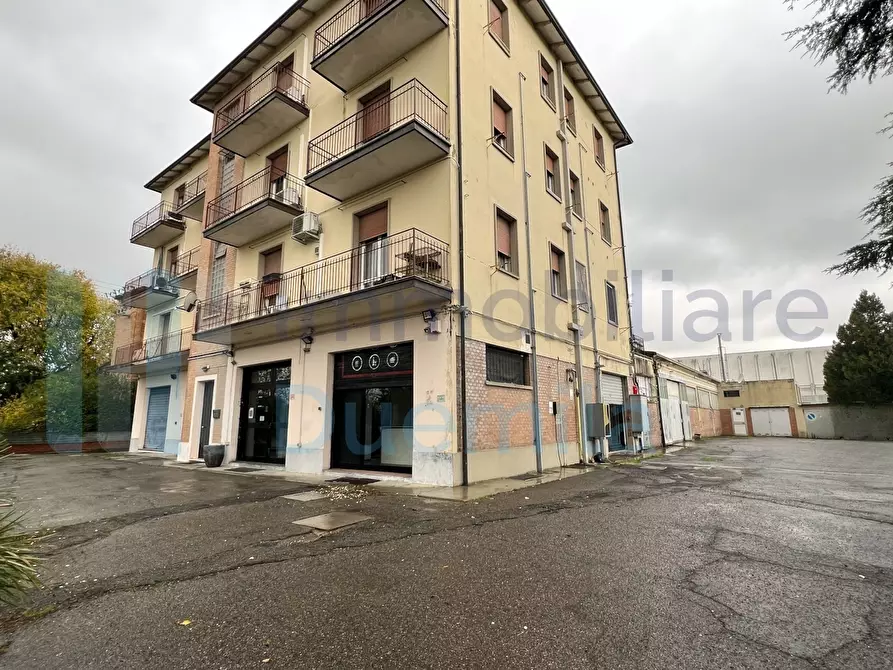 Immagine 5 di Locale commerciale in vendita  a Ozzano Dell'emilia