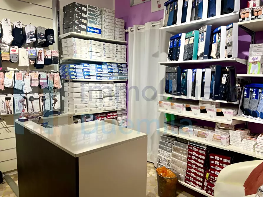 Immagine 3 di Attività commerciale in vendita  a Bologna