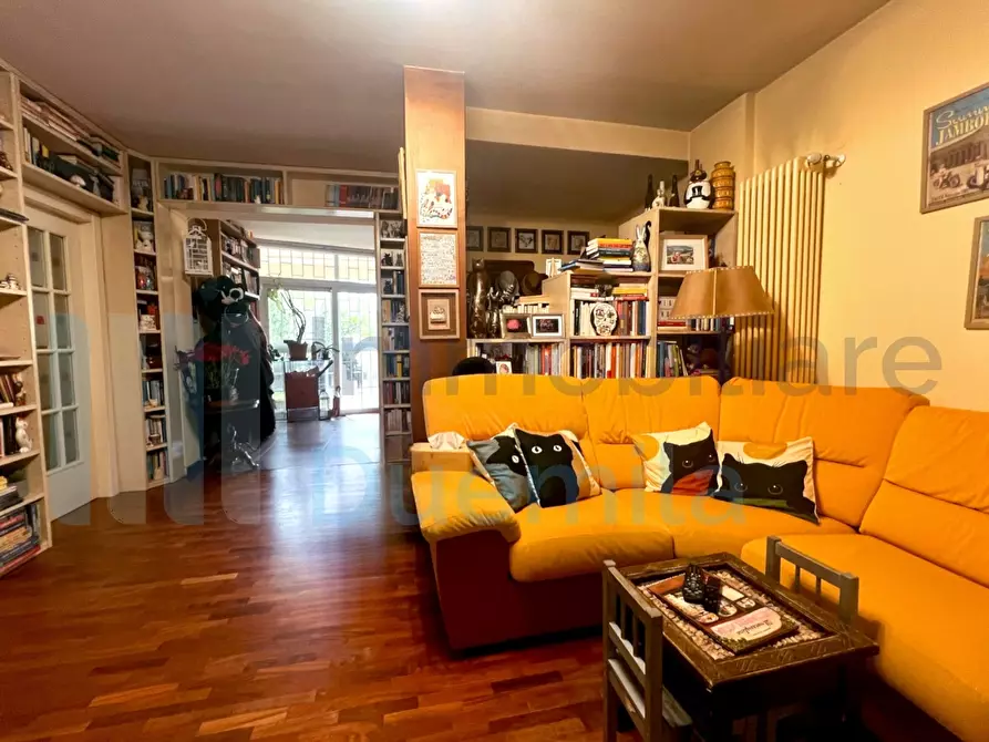 Immagine 4 di Pentalocale in vendita  a Bologna