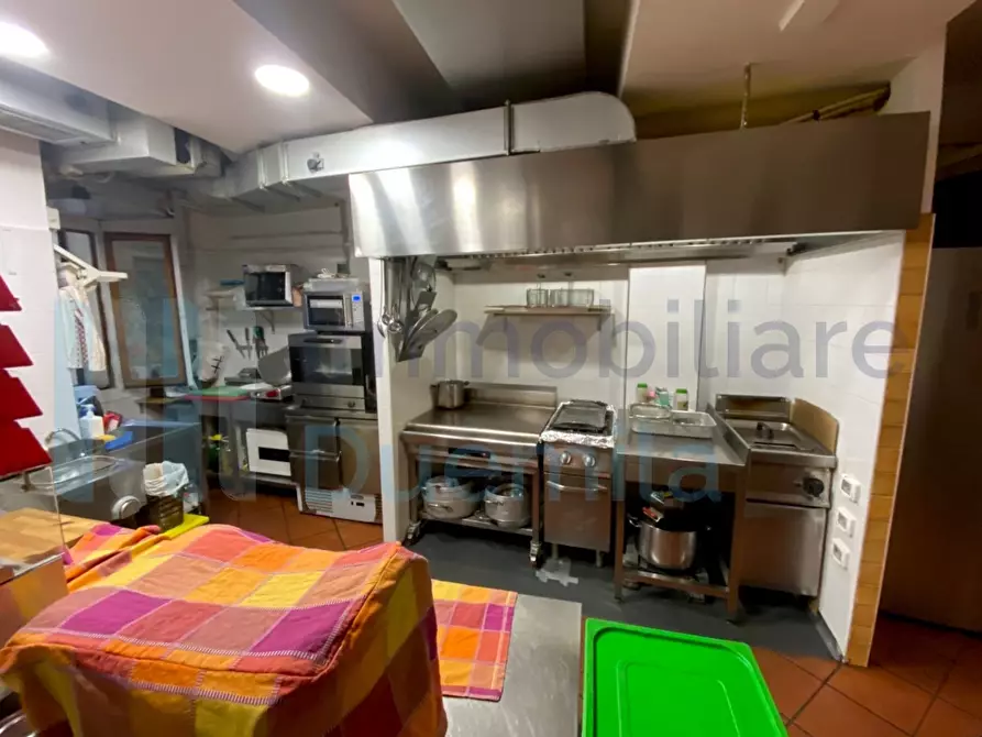 Immagine 10 di Attività artigianale in vendita  a Bologna