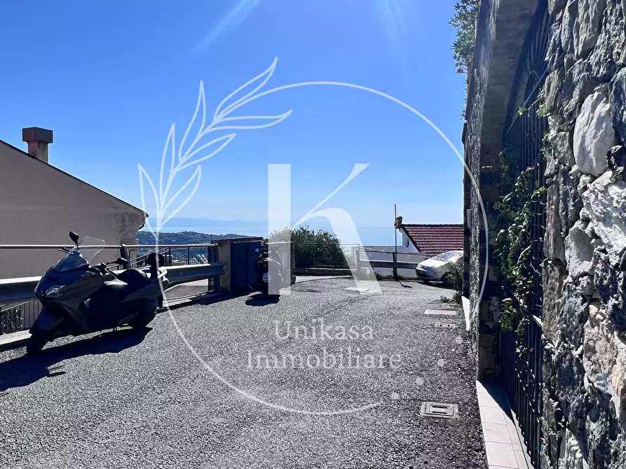 Immagine 46 di Quadrilocale in vendita  in Via Poggio del Sole Superiore 11 a Albissola Marina