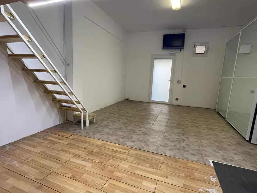 Immagine 5 di Garage in vendita  in Via Privata Olivetta a Savona