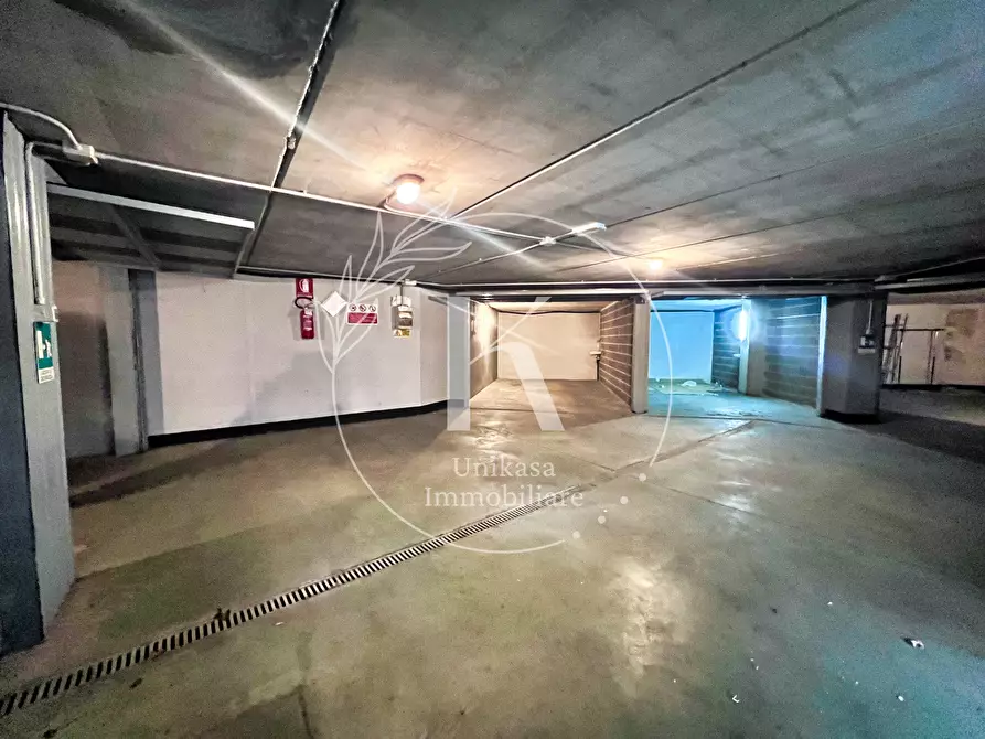 Immagine 8 di Garage in vendita  in via Mentana a Savona