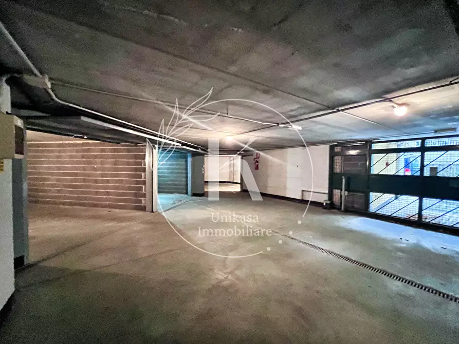 Immagine 10 di Garage in vendita  in via Mentana a Savona