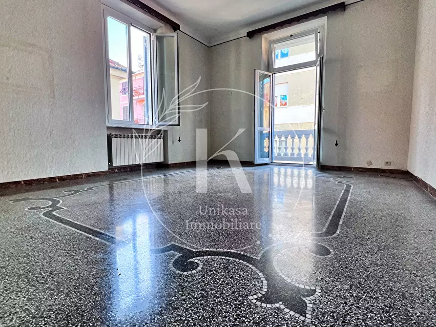 Immagine 1 di Quadrilocale in vendita  in Via Giuseppe Parini 14 a Vado Ligure