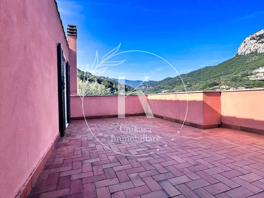 Immagine 34 di Villa in vendita  in Via per Calice a Finale Ligure