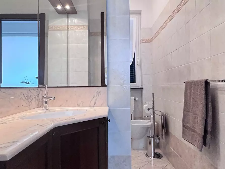 Immagine 50 di Villa in vendita  in Via Alla Strà a Savona