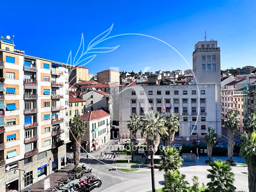 Immagine 3 di Pentalocale in vendita  in Piazza Aurelio Saffi a Savona