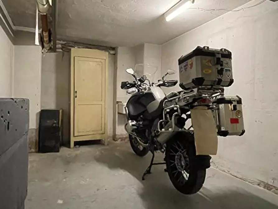 Immagine 11 di Garage in vendita  in Via Angelo Bevilacqua a Savona
