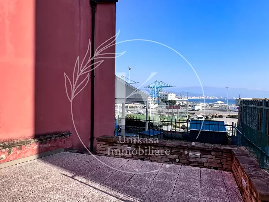 Immagine 7 di Quadrilocale in vendita  in Via Aurelia 454 a Vado Ligure