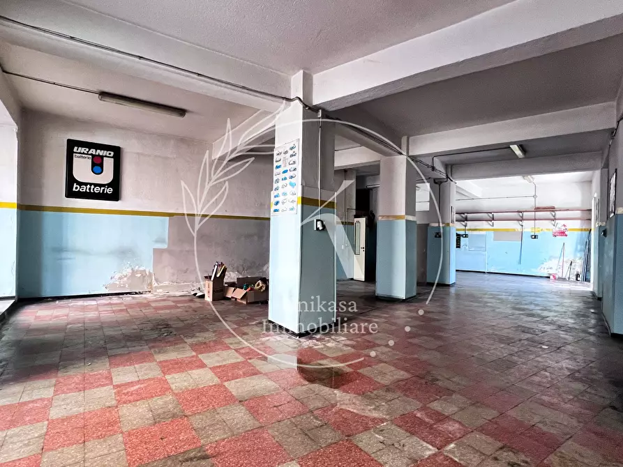 Immagine 7 di Locale commerciale in vendita  in Corso Vittorio Veneto a Savona