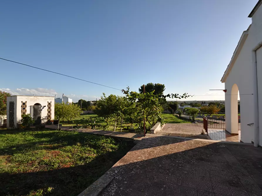 Immagine 12 di Villa in vendita  in SP28 33 a Ostuni