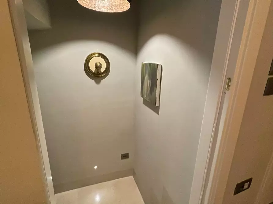 Immagine 15 di Casa indipendente in vendita  in Via Roma a Ostuni