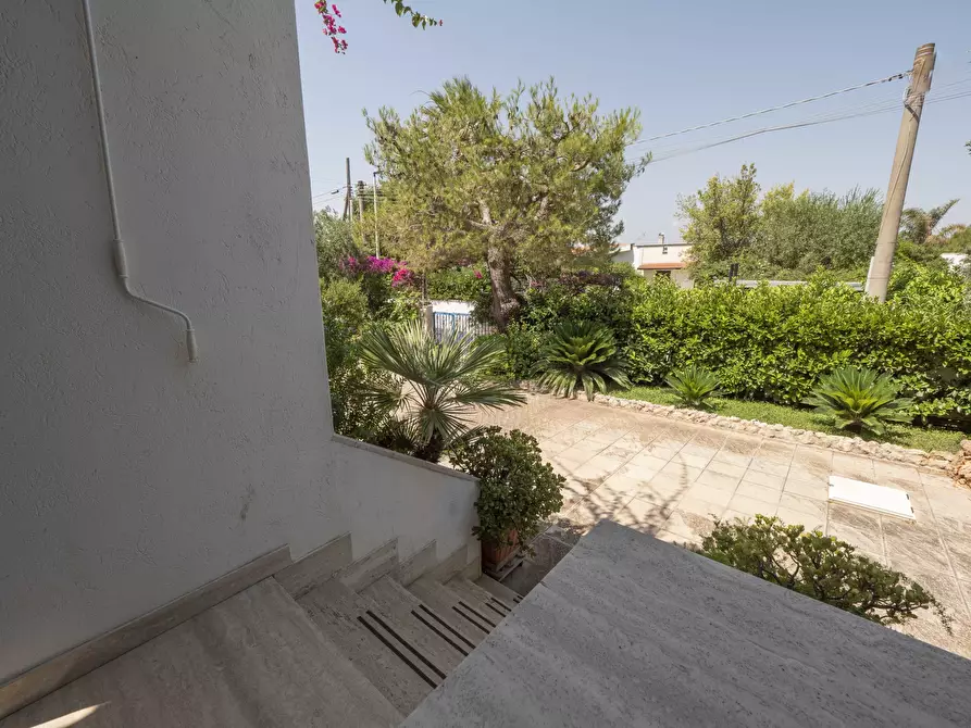 Immagine 19 di Villa in vendita  in Via del Procaccia 19 a Ostuni