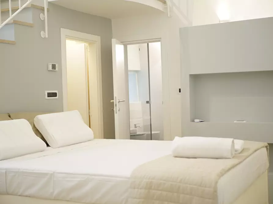 Immagine 14 di Palazzo in vendita  in Via Cattedrale a Ostuni