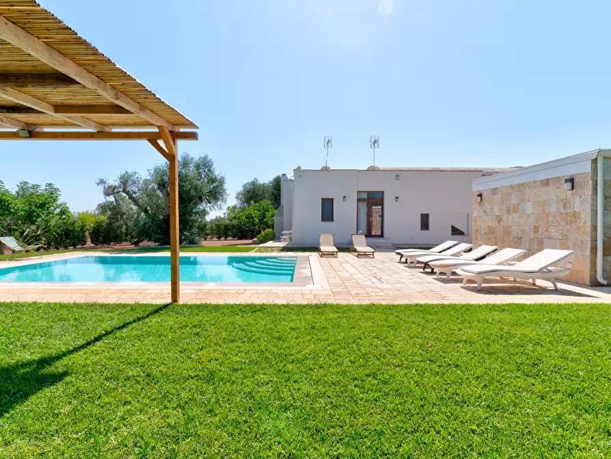 Immagine 2 di Villa in vendita  in contrada augelluzzi a San Michele Salentino