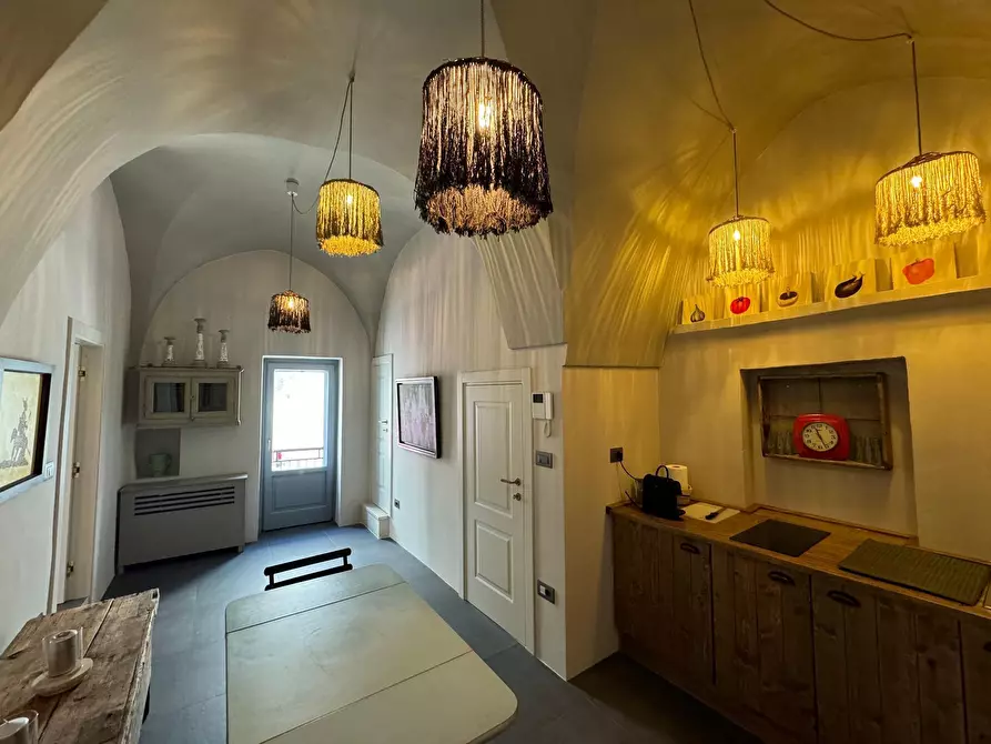 Immagine 4 di Casa indipendente in vendita  in Via Roma a Ostuni