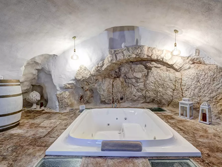 Immagine 24 di Casa indipendente in vendita  in Piazza della Libertà a Ostuni