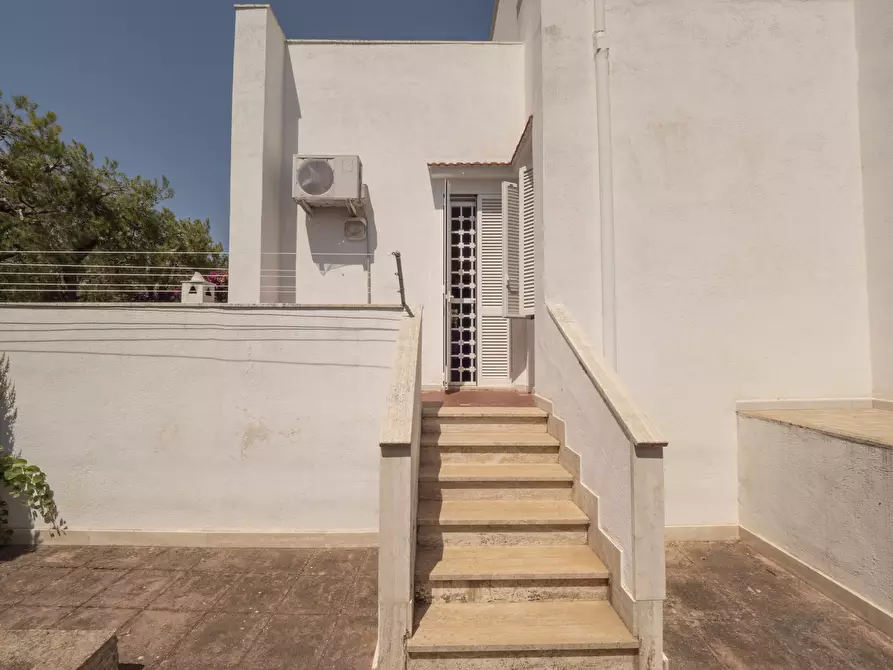 Immagine 6 di Villa in vendita  in Via del Procaccia 19 a Ostuni