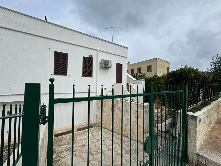 Immagine 3 di Villa in vendita  in Piazza dell' Angelo a Ostuni