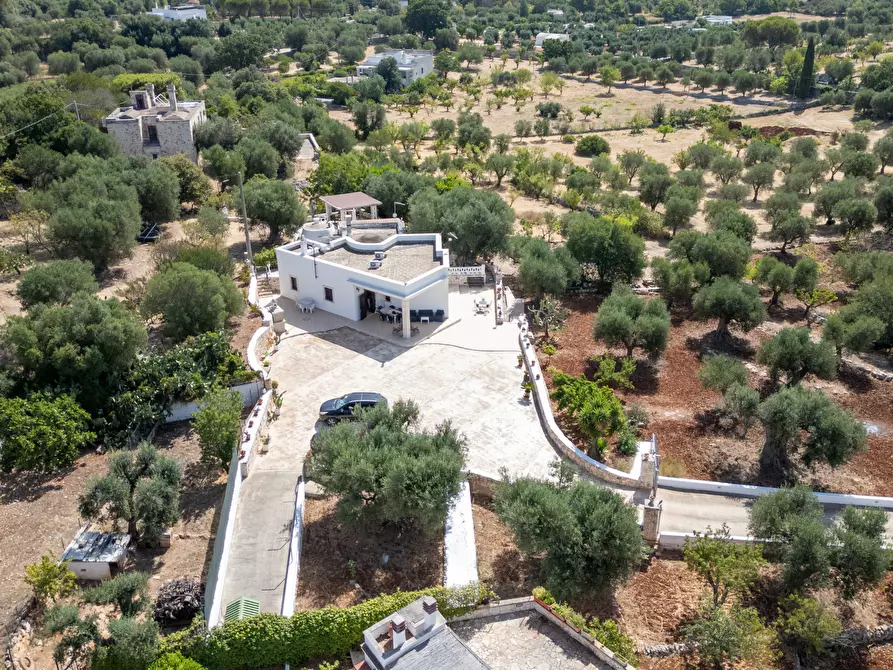Immagine 1 di Villa in vendita  in Via Provinciale Martina Franca a Ostuni