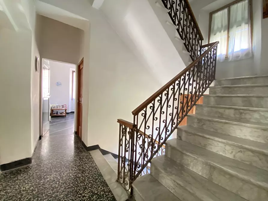 Immagine 28 di Palazzo in vendita  in Via Stefano Ramorino 3 a Urbe