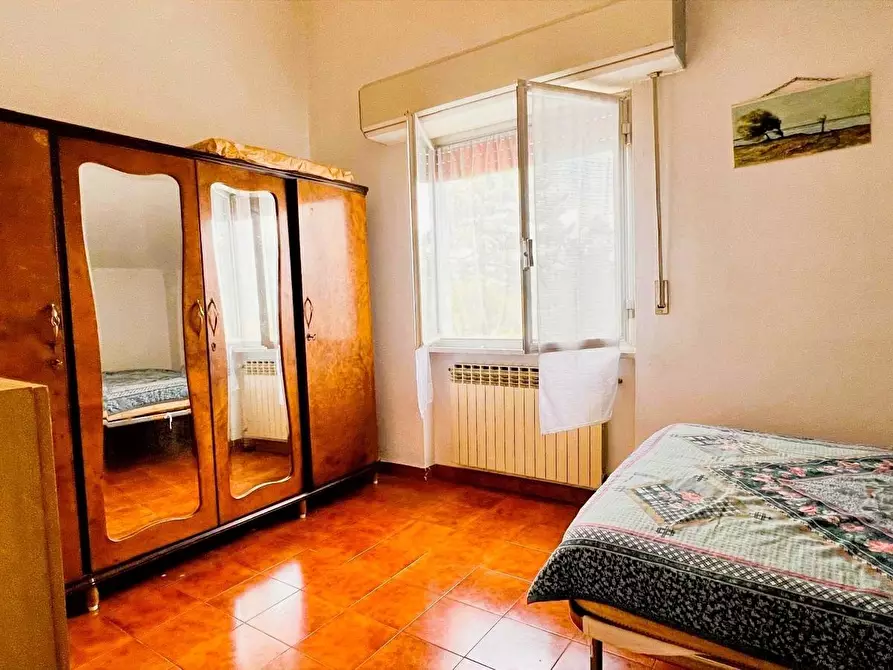 Immagine 15 di Appartamento in vendita  in Via Montà 18 a Urbe