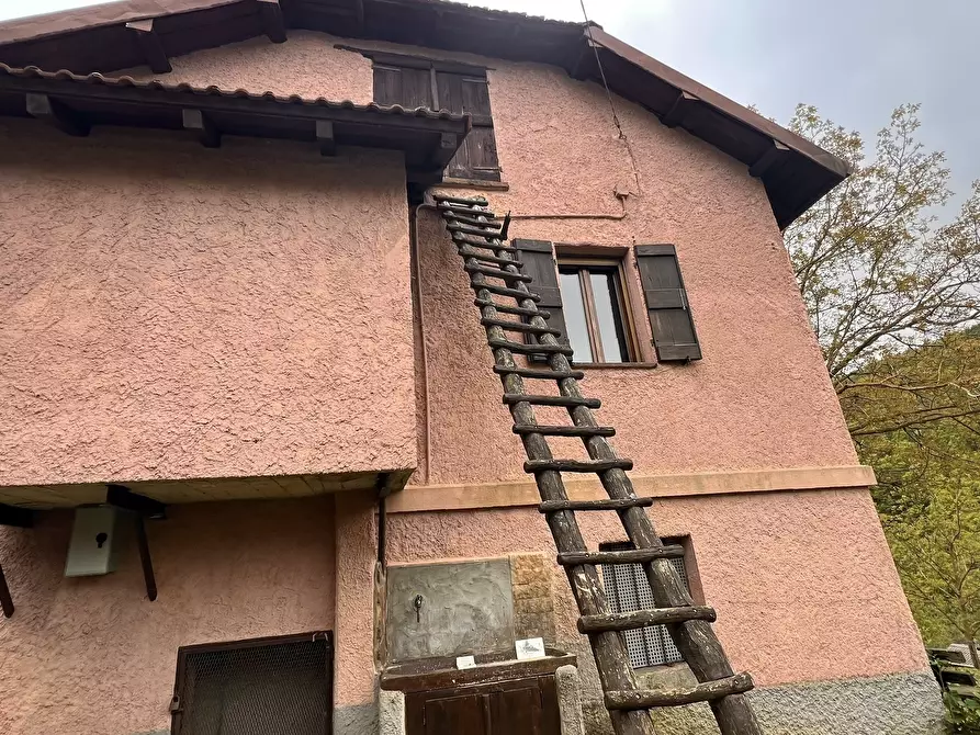 Immagine 4 di Rustico / casale in vendita  in Strada Pessina - Batresca 333 a Ponzone
