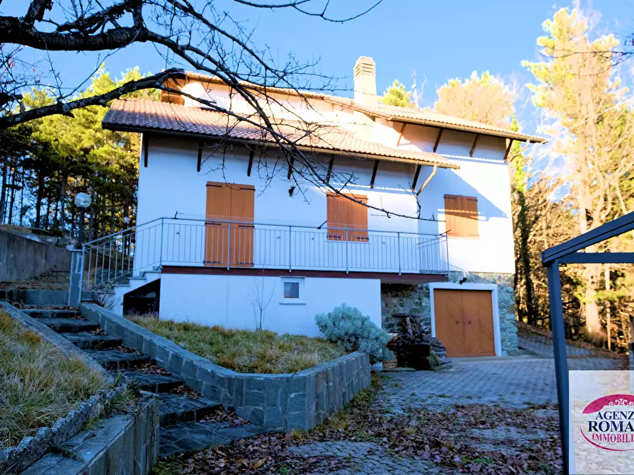 Immagine 1 di Villa in vendita  in Via Pian del Faggio 5 a Tiglieto