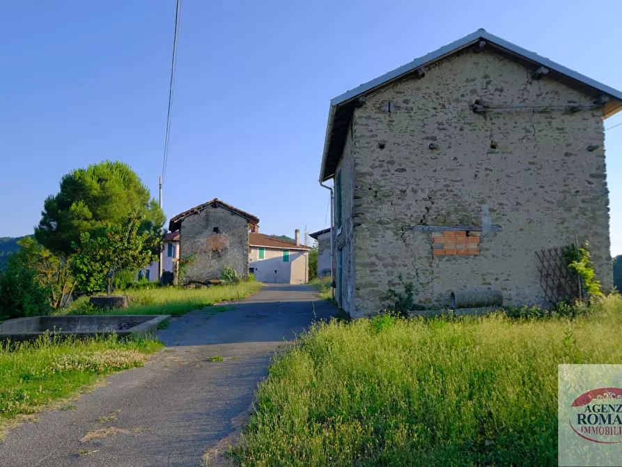 Immagine 43 di Rustico / casale in vendita  a Pareto