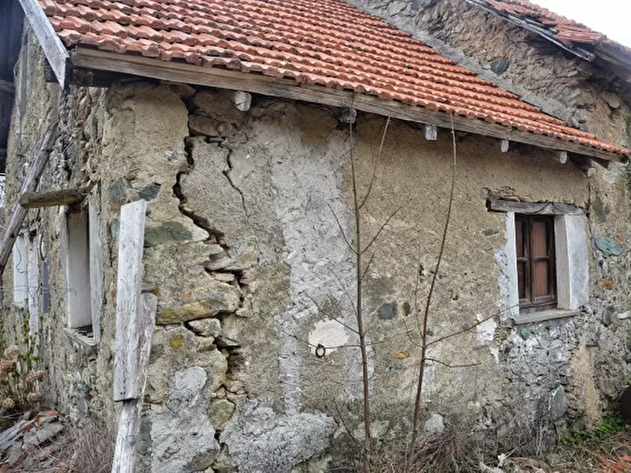 Immagine 25 di Rustico / casale in vendita  in Via Dano a Sassello