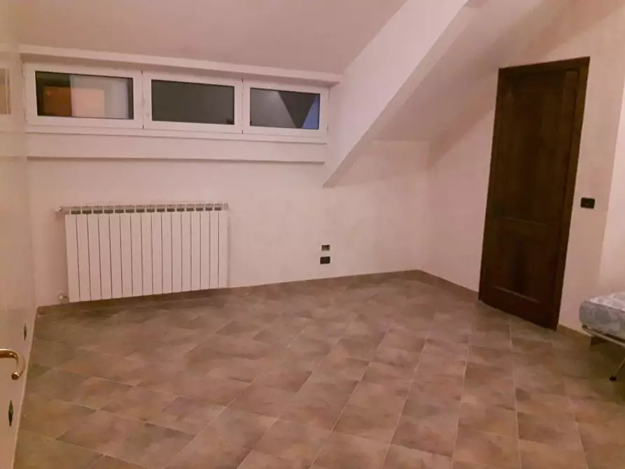 Immagine 16 di Appartamento in vendita  in via Carlina 9/8 a Urbe